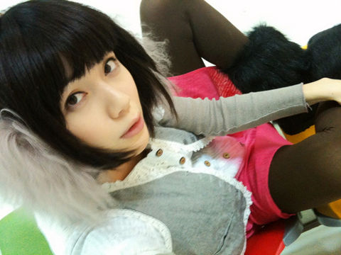 沛莉 > < PERI4