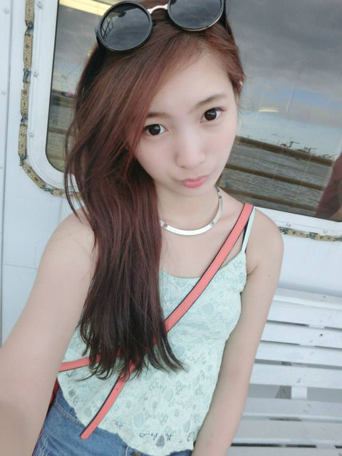 何妍萱15