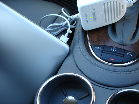 MacBook Pro車載充電可能