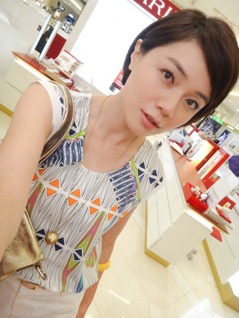 沛莉 > < PERI6