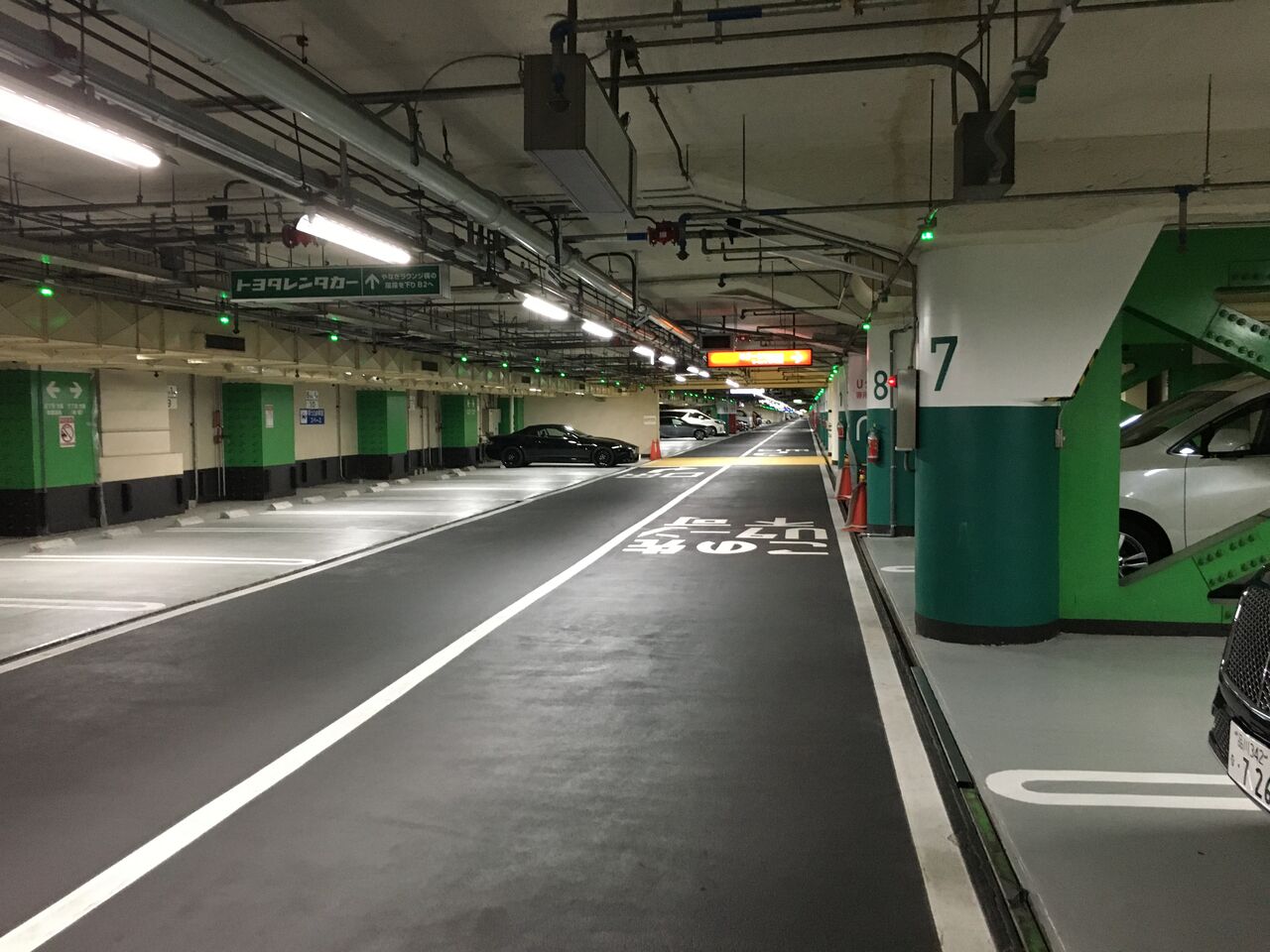 西銀座地下駐車場 : tie the sough 西銀座地下駐車場 : tie the sough