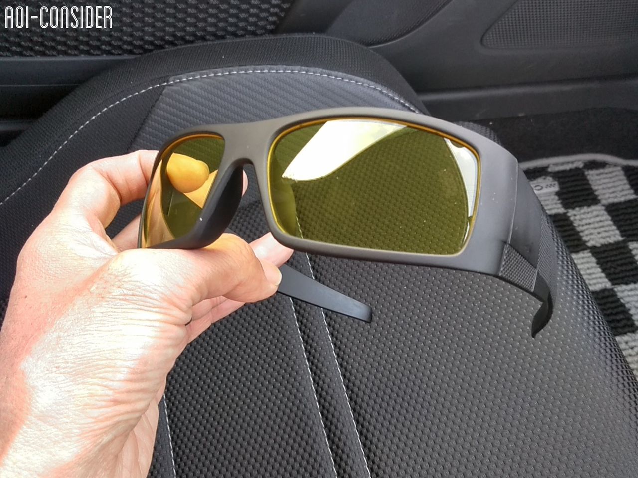 イエローカラーレンズ のサングラス ドライビングメガネ は対向車のヘッドライトからの眩しさ軽減に効果的 アオイ 趣味を考えます ほぼコペン