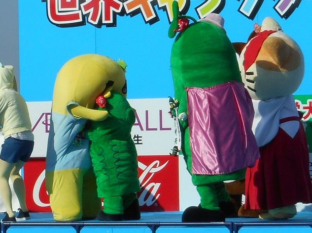 世界キャラクターさみっと In 羽生 ゴーヤ先生prステージ 猿もおだてりゃ木に登る