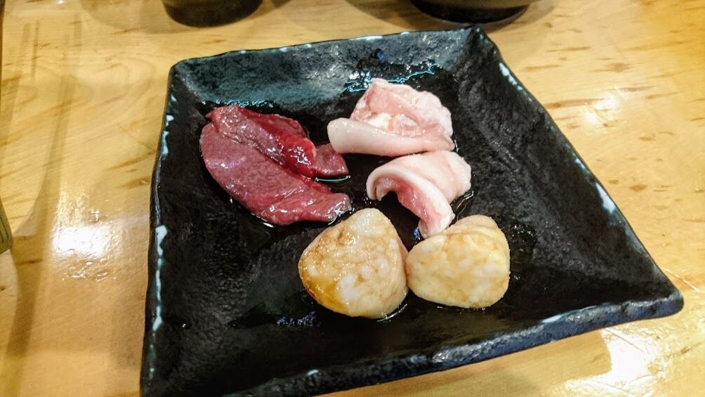 秋葉原電気街 立ち食い焼肉治郎丸のホルモン ２００円で楽しめるマルチョウ チレ ノドブエ 館山 南房総のランチ グルメ カフェおすすめ情報