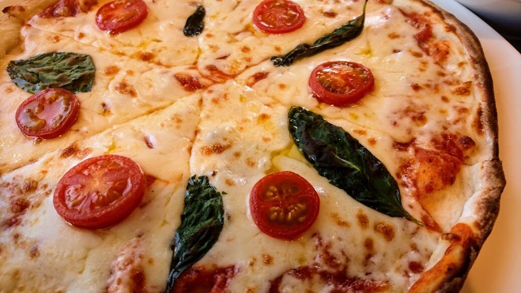 館山 グリルイシイでランチのピザ パスタセット１２８０円 マルゲリータはチーズたっぷり 館山 南房総のランチ グルメ カフェおすすめ情報