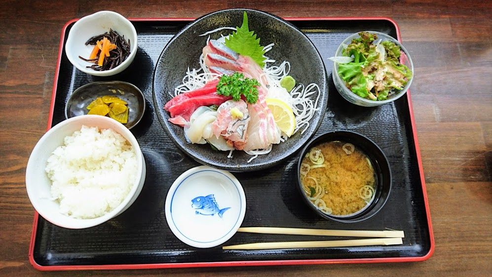 安房勝山 漁協直営食堂なぶらでランチの地魚刺身定食を食べました 館山 南房総のランチ グルメ カフェおすすめ情報 安房勝山 漁協直営食堂なぶらでランチの地魚刺身定食を食べました 館山 南房総のランチ グルメ カフェおすすめ情報
