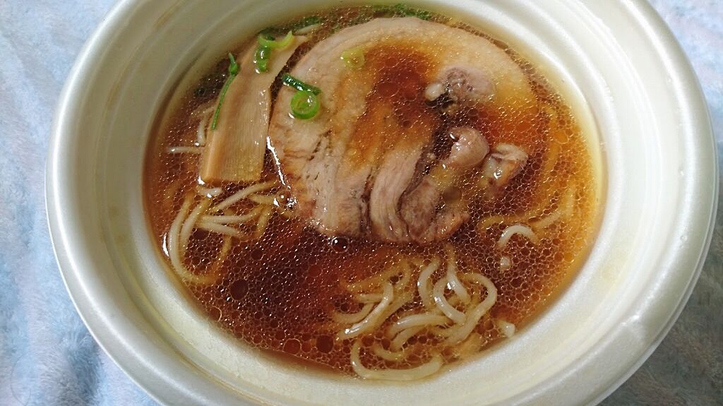 セブンイレブン 飯田商店監修 しょうゆらぁ麺を食べました 飯田商店のラーメンのスープはまずい 館山 南房総のランチ グルメ カフェおすすめ情報