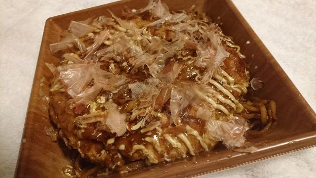 セブンイレブン 豚玉 焼きそばを食べてみました 館山 南房総のランチ グルメ カフェおすすめ情報