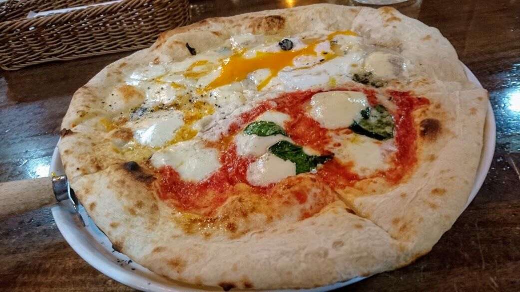 俺のイタリアンバル八重洲で３種のピッツァとティラミス ビスマルク クアトロ フォルマッジ マルゲリータと３種類の味が同時に味わえる 館山 南房総の ランチ グルメ カフェおすすめ情報