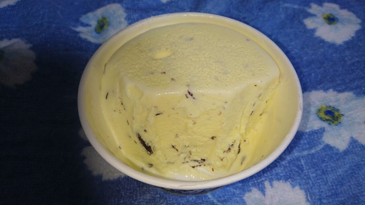 セブンイレブン 明治エッセルスーパーカップ バナナチョコチップを食べました 館山 南房総のランチ グルメ カフェおすすめ情報