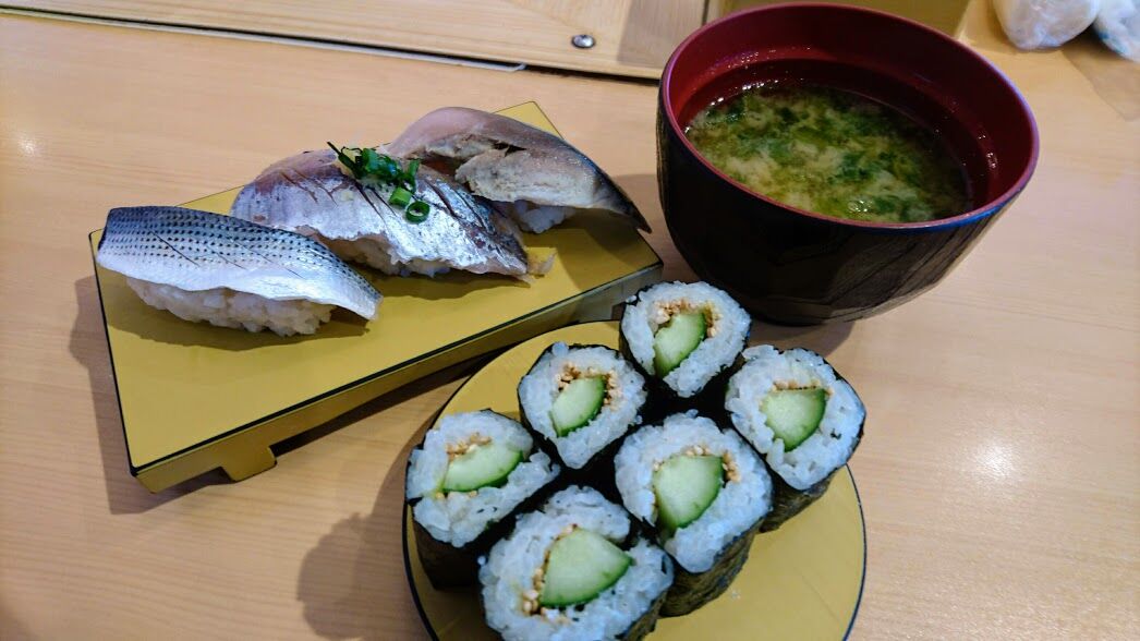 富浦 地魚回転寿司 山傳丸 濃厚なコクの赤えび えびミソ炙りととろけるマグロ3巻 館山 南房総のランチ グルメ カフェおすすめ情報 富浦 地魚回転寿司 山傳丸 濃厚なコクの赤えび えびミソ炙りととろけるマグロ3巻 館山 南房総のランチ グルメ カフェおすすめ情報