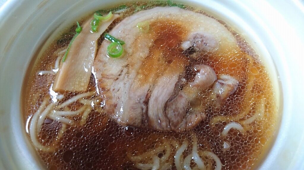 セブンイレブン 飯田商店監修 しょうゆらぁ麺を食べました 飯田商店のラーメンのスープはまずい 館山 南房総のランチ グルメ カフェおすすめ情報