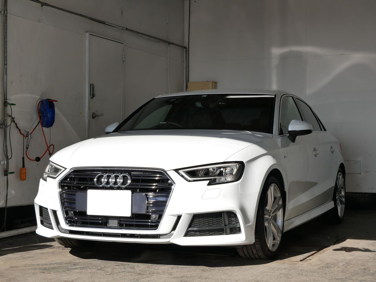 Audi A3セダン 1 4tfsiスポーツ Sライン コンビニp パール 納車ブログ