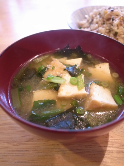 小松菜と油揚げの味噌汁