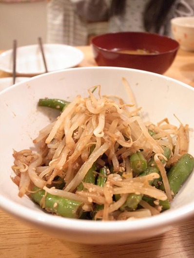 もやしとインゲンの胡麻和えb