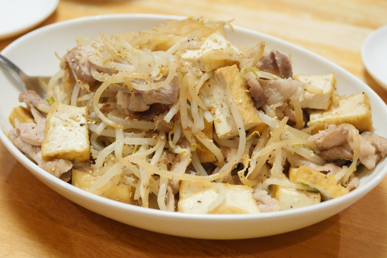 レシピ もやし２袋４００ｇ１８円で作る 豚ともやしのにんにくポン酢炒め シャキシャキ最高 ビストロパパ パパ料理のススメ