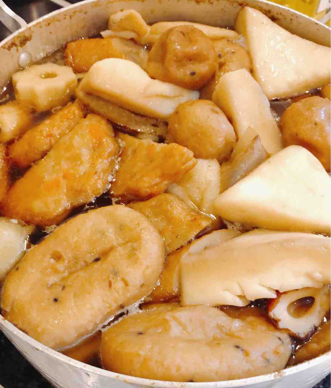 牛筋 手羽元 サトイモ たっぷり作った おでんビストロパパスペシャル 朝おでんが美味い ビストロパパ パパ料理のススメ