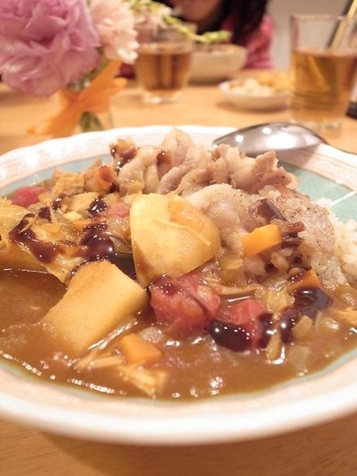 豚バラ焼きのせカレーb