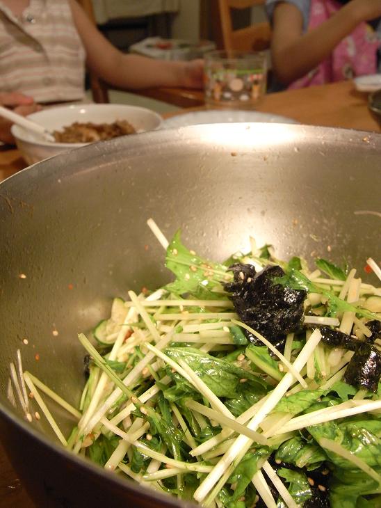 即席韓国のりで食べるチョレギサラダ 子供エプロン誕生します ビストロパパ パパ料理のススメ
