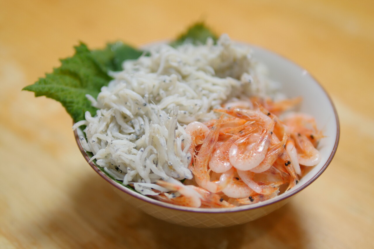 駿河湾産しらすと桜海老丼