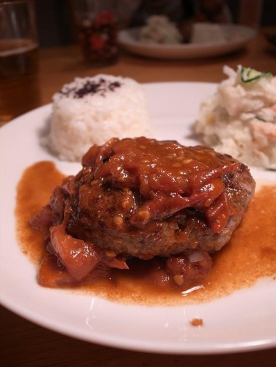トマトソースハンバーグb