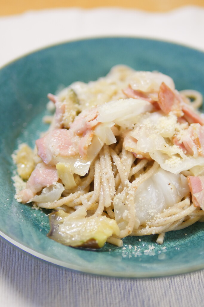 レシピ レビュー えごまの月山パスタで作る ベーコンとキャベツのペペロンチーノ 麺2 3ｍｍの太さが味わい深くて美味しいんよ ビストロパパ パパ料理のススメ