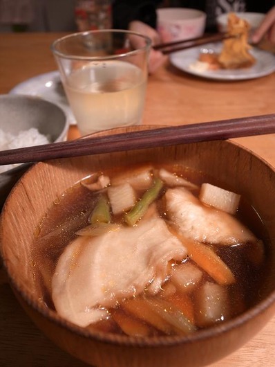 八戸の郷土料理せんべい汁b