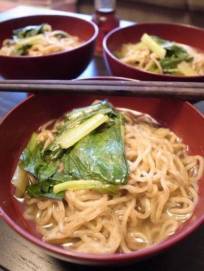 紫黒米ラーメン2b
