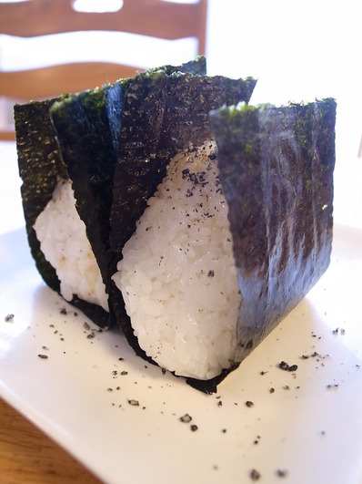 塩ごま油おにぎり