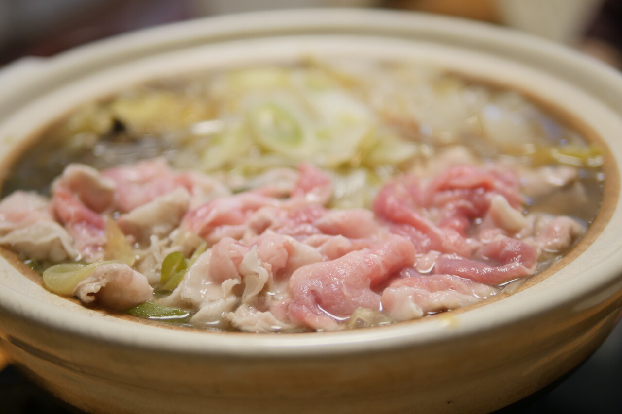 レシピ 我が家は ポン酢 生卵 で食べる 安定の豚しゃぶ鍋 ポイントは 少し 塩 しょうゆ入れる あと生姜 ビストロパパ パパ料理のススメ