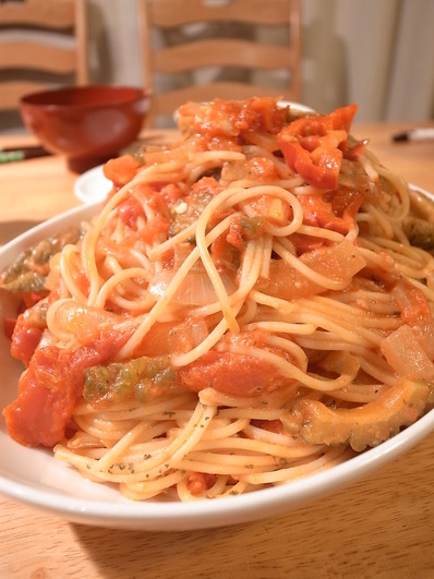 トマトソースパスタ