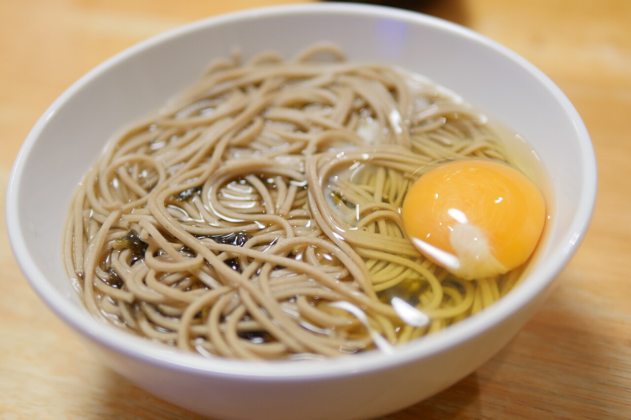 1品だけ夕食 乾麺茹でて 月見そば だけ 毎日の食べ過ぎ注意 ビストロパパ パパ料理のススメ 1品だけ夕食 乾麺茹でて 月見そば だけ 毎日の食べ過ぎ注意 ビストロパパ パパ料理のススメ