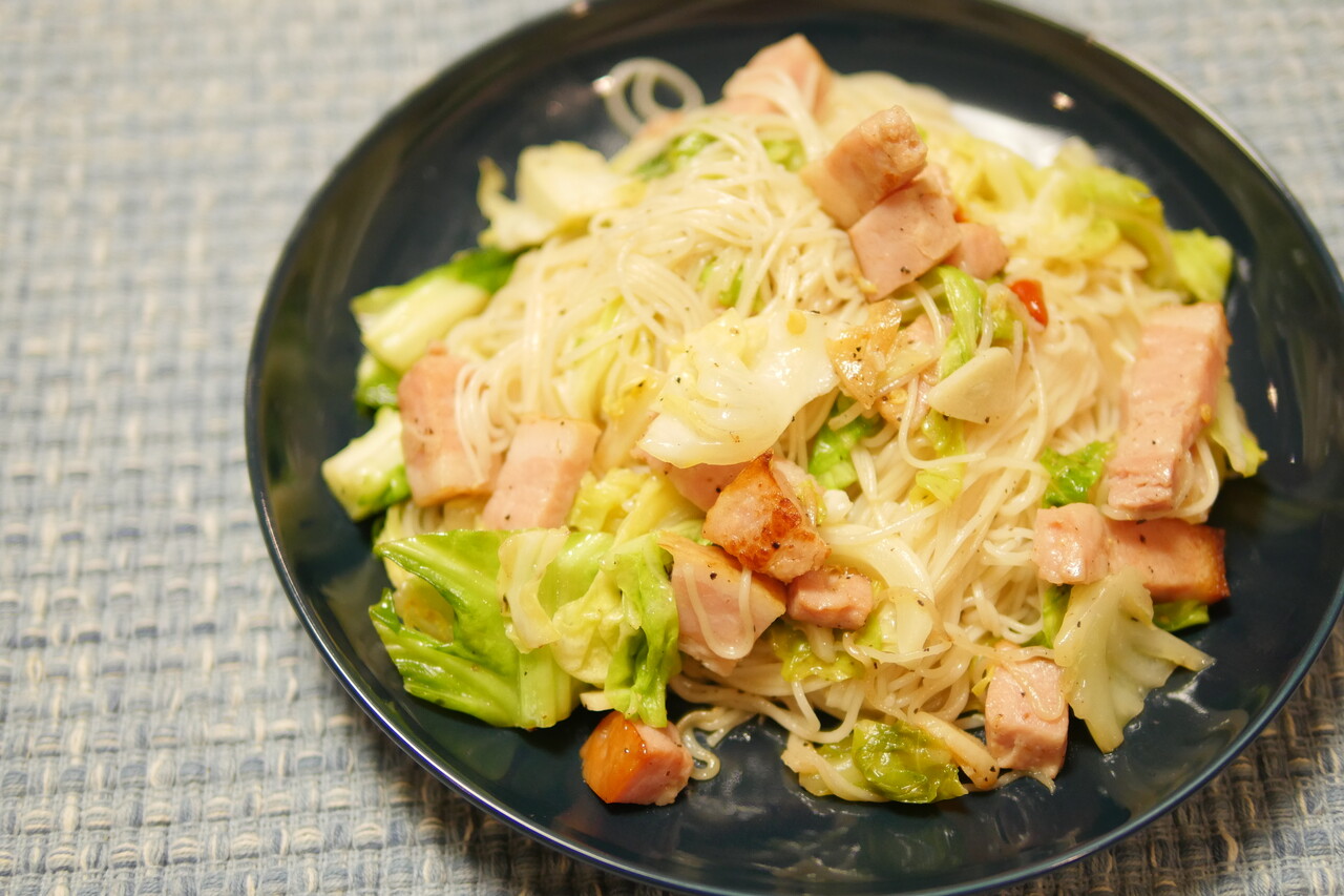 レシピ そうめん活用作戦 キャベツとベーコンのペペロンチーノ風そうめん 好き好き で 冷やして食べてみたら ビストロパパ パパ料理のススメ