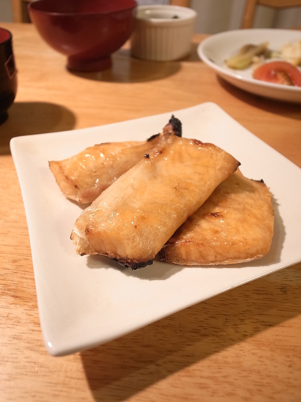 今日の晩ごはんのおかず 焼き鮭ハラス 次のノートの色は 大好きな ターコイズ ビストロパパ パパ料理のススメ