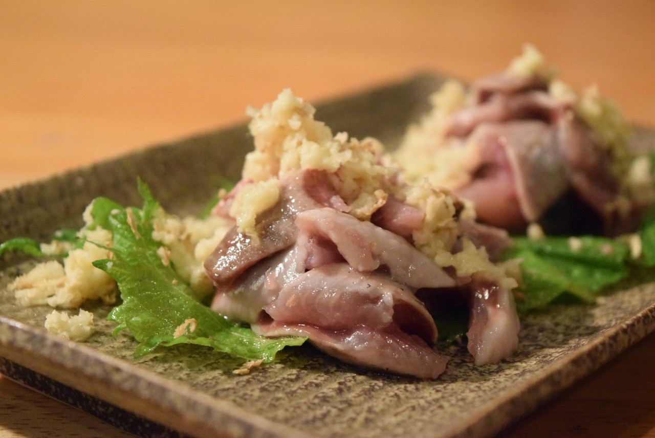 イワシが豊漁なので安くてつい買ってしまう で 刺身とあら汁に 舌鼓ところどころ 私の食物誌 ビストロパパ パパ料理のススメ