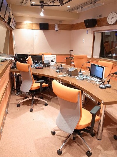 ��������b