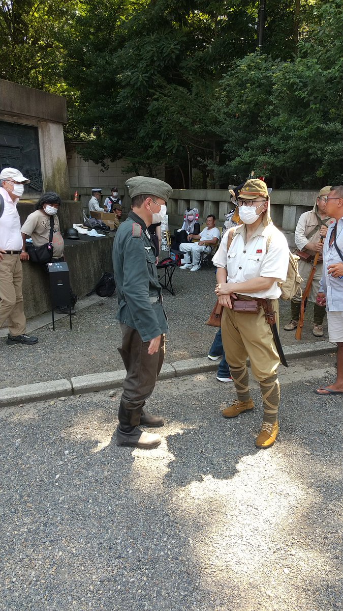 今年も靖国神社がコスプレ会場になってしまう ナチスのコスプレも つまそく ツイッターまとめ速報