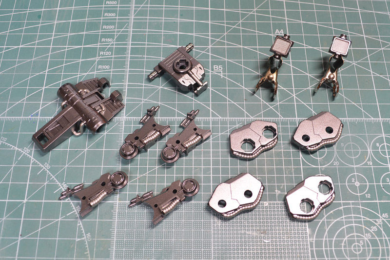 RE/100 バウの製作④ 細部の塗装＆デカール貼り