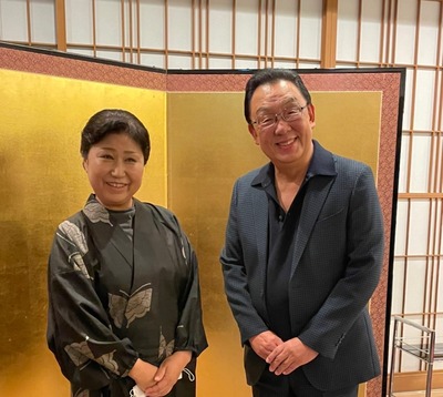 8B03290D-D281-4323-9816-285AA6EFD261