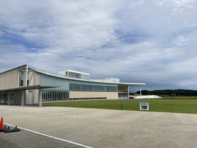 C28BFD81-5EDC-421A-BDE1-8F2B06E5B366