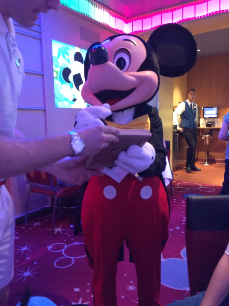ファンタジー号で行く ディズ二ークルーズ西カリブ7泊の旅 ディズニージュニアのキャラクターと 一緒に食べる朝ごはん かえる日記 ファンタジー号で行く ディズ二ークルーズ西カリブ7泊の旅 ディズニージュニアのキャラクターと 一緒に食べる朝ごはん かえる日記