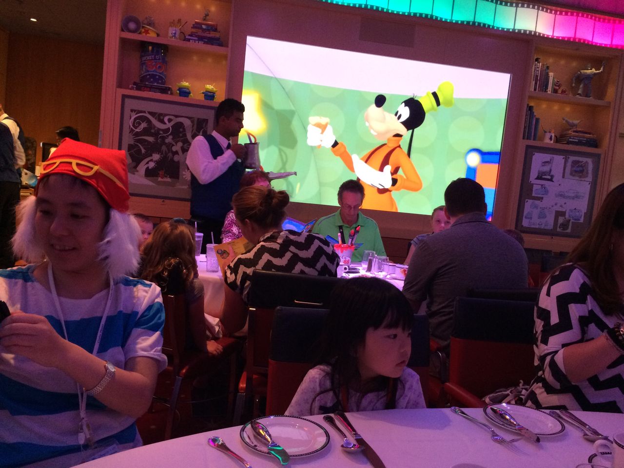 ファンタジー号で行く ディズ二ークルーズ西カリブ7泊の旅 ディズニージュニアのキャラクターと 一緒に食べる朝ごはん かえる日記 ファンタジー号で行く ディズ二ークルーズ西カリブ7泊の旅 ディズニージュニアのキャラクターと 一緒に食べる朝ごはん かえる日記