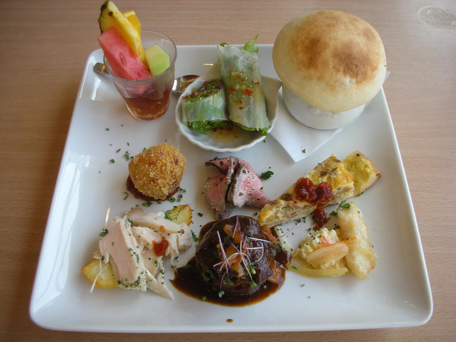 優雅なランチ ラ ローズ 京成バラ園 ミミのグルメ日記