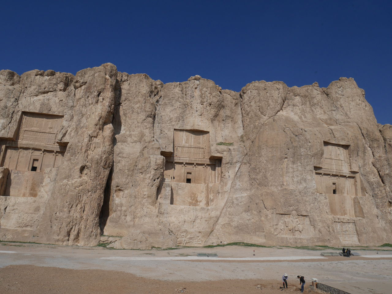 探訪記 ナクシェ ロスタム シーラーズ近郊 世界史の旅 探訪記と歴史グッズ