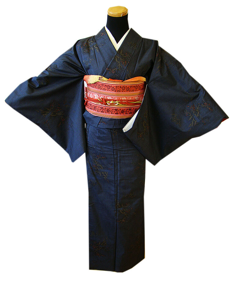 本場奄美 大島紬 着物 紺 蝶 本場奄美 大島紬 着物 紺 蝶