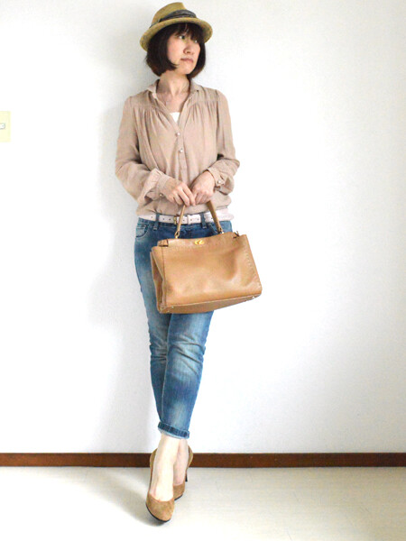 くすんだピンク系はキャメルの小物を使う タプレ ファッションブログ 40代 50代の洋服選び 毎日がお洒落曜日