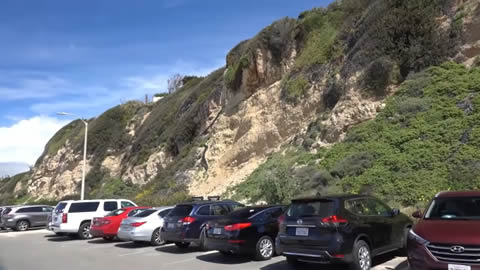 Man Captures Mountain Side Collapsing in Malibu