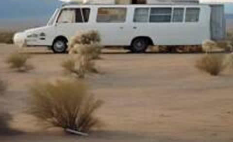 【画像】バーティカル・キャンピングカー