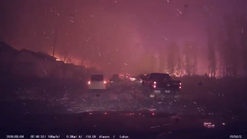 Welcome To Hell - Driver Escapes Fort McMurray Fire