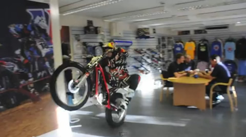 Dougie_Lampkin_tours_Renthal_Ltd